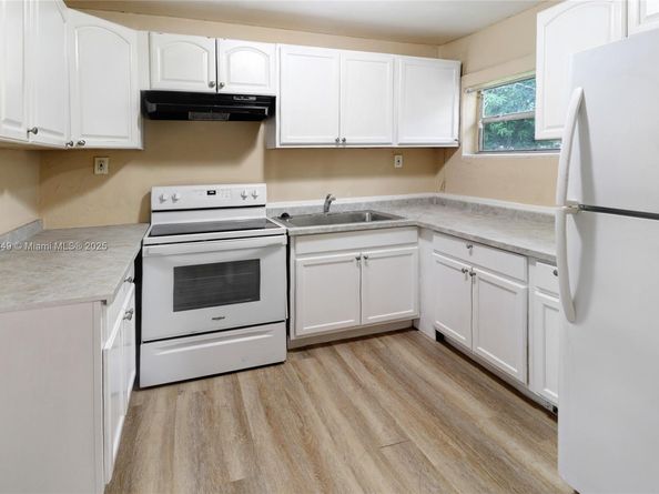 2768 NW 5th St, Pompano Beach FL 33069