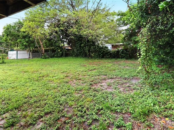 2768 NW 5th St, Pompano Beach FL 33069