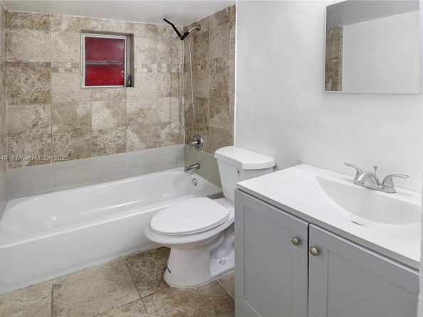 2768 NW 5th St, Pompano Beach FL 33069