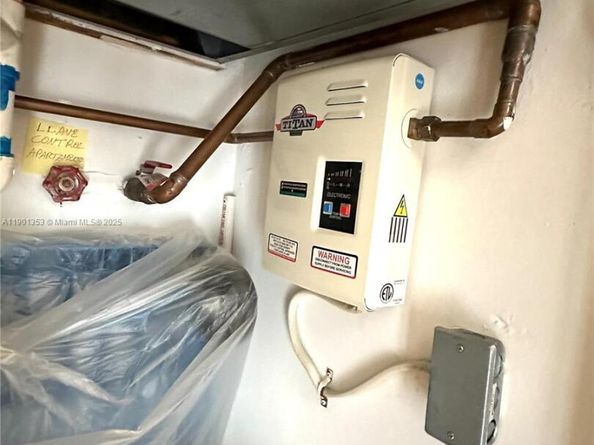 199 SW 12th Ave 519B, Miami FL 33130