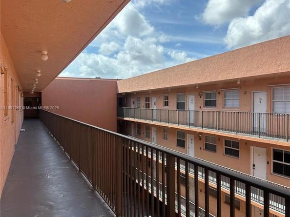 199 SW 12th Ave 519B, Miami FL 33130