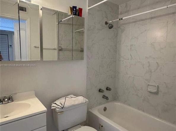 199 SW 12th Ave 519B, Miami FL 33130