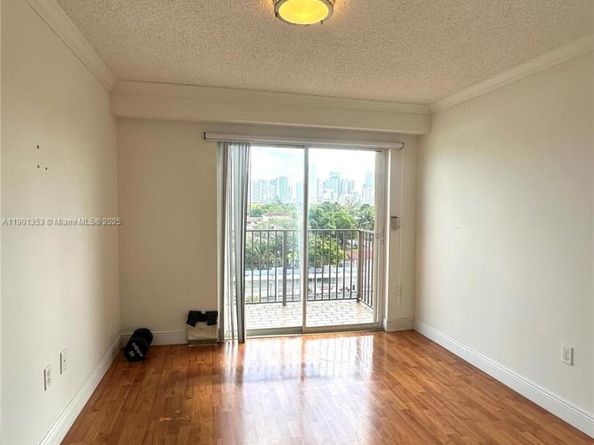 199 SW 12th Ave 519B, Miami FL 33130