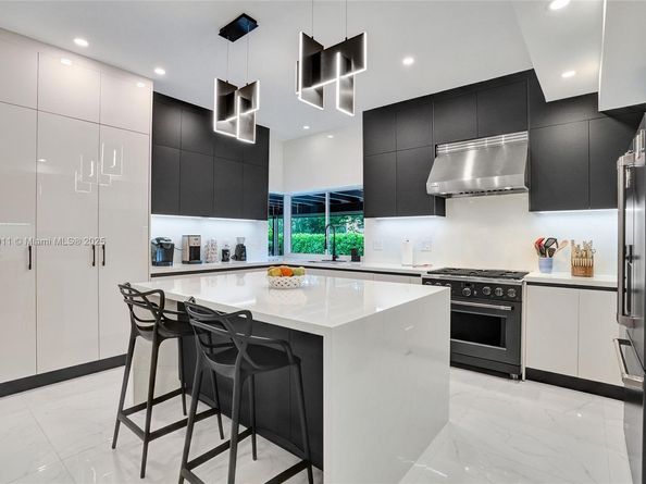 2156 NE 187th St, North Miami Beach FL 33179