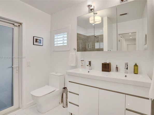 2156 NE 187th St, North Miami Beach FL 33179