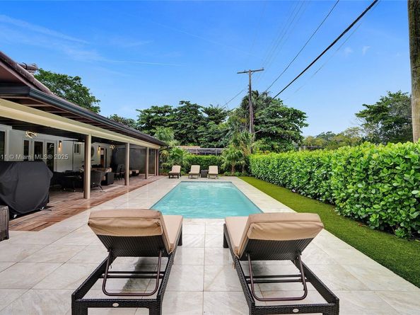 2156 NE 187th St, North Miami Beach FL 33179