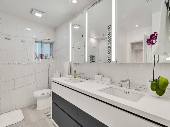 2156 NE 187th St, North Miami Beach FL 33179