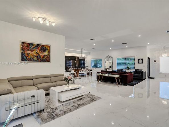 2156 NE 187th St, North Miami Beach FL 33179