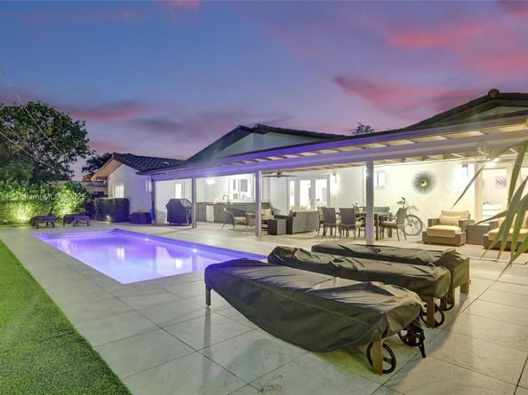 2156 NE 187th St, North Miami Beach FL 33179