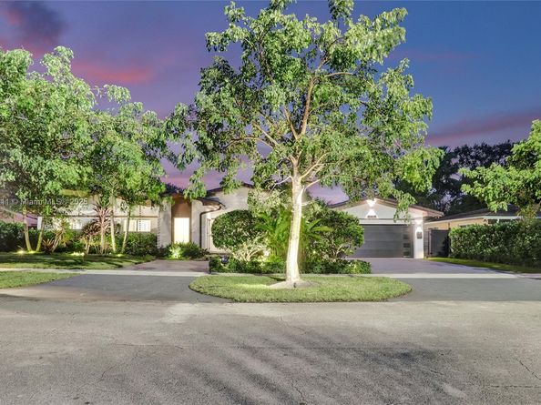 2156 NE 187th St, North Miami Beach FL 33179