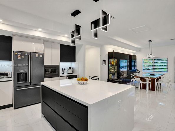 2156 NE 187th St, North Miami Beach FL 33179