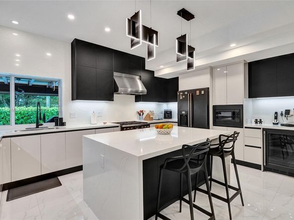 2156 NE 187th St, North Miami Beach FL 33179