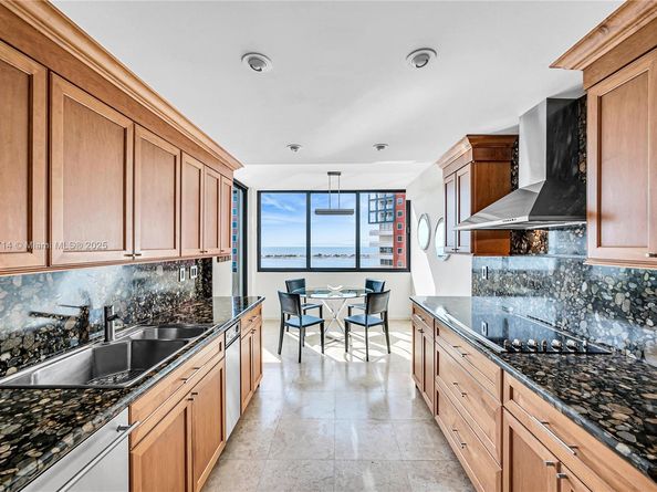 1581 Brickell Ave 1204, Miami FL 33129