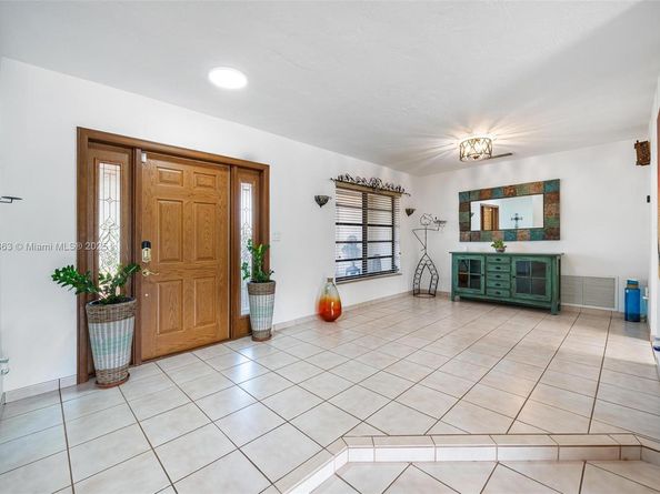 11905 SW 107th Ave, Miami FL 33176