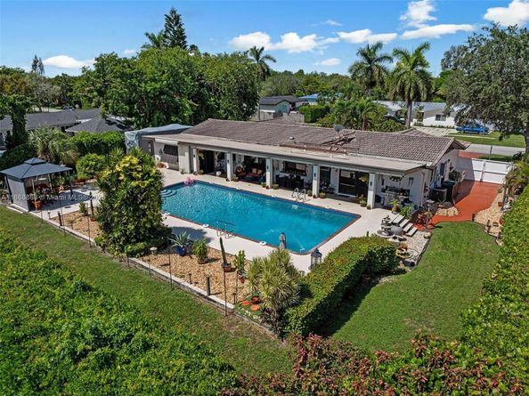 11905 SW 107th Ave, Miami FL 33176