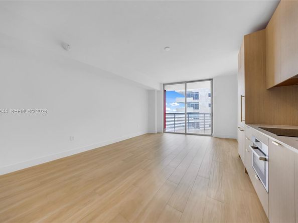 90 NE 32 1013, Miami FL 33137