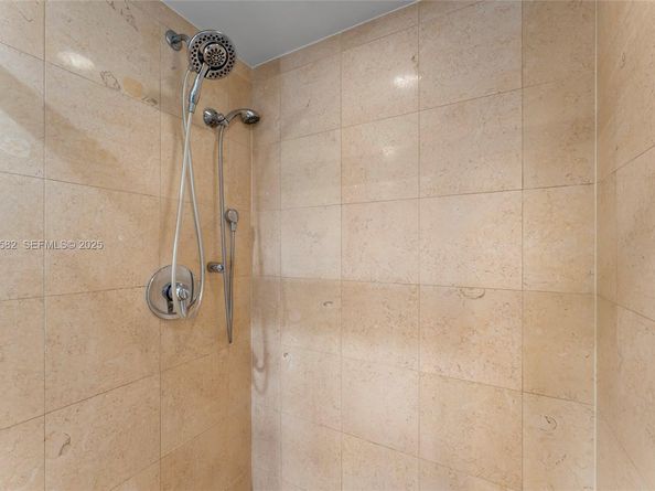 1830 S Ocean Dr 1612, Hallandale Beach FL 33009