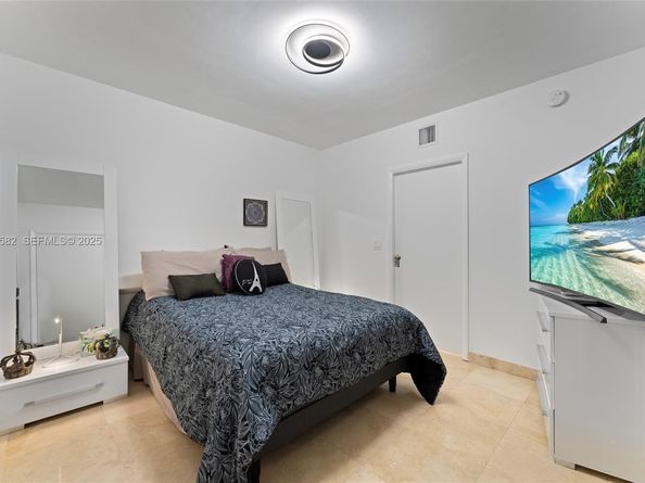 1830 S Ocean Dr 1612, Hallandale Beach FL 33009