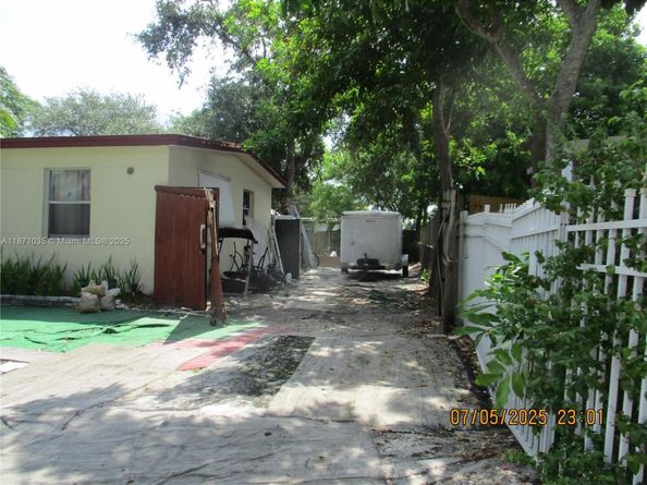 3611 SW 47Th Ave, West Park FL 33023