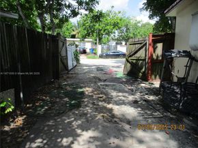 3611 SW 47Th Ave, West Park FL 33023