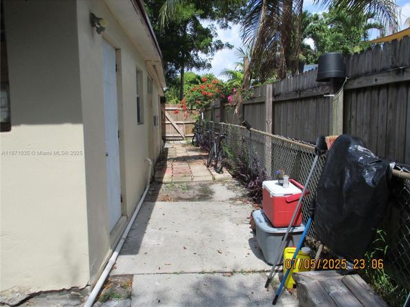 3611 SW 47Th Ave, West Park FL 33023