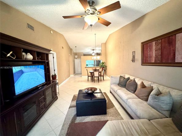 3078 S Oakland Forest Dr 601, Oakland Park FL 33309