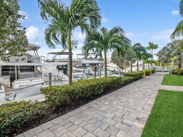 17111 Biscayne Blvd 1004, Aventura FL 33160