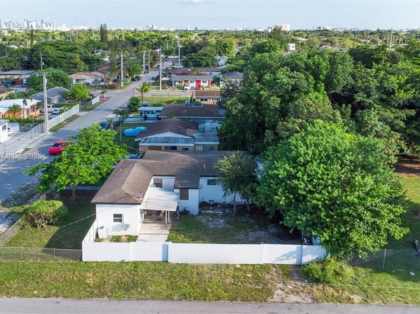 7190 NW 21st Ave, Miami FL 33147