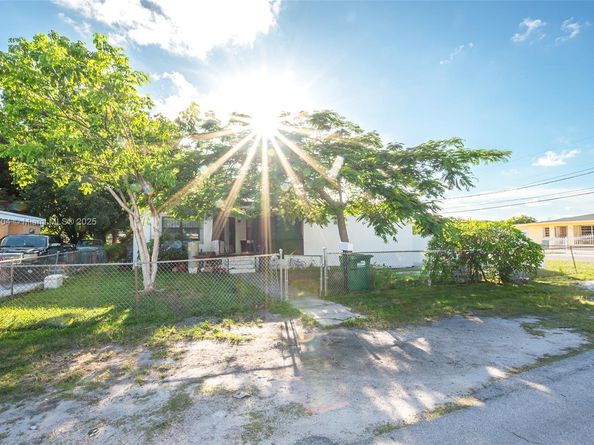 7190 NW 21st Ave, Miami FL 33147