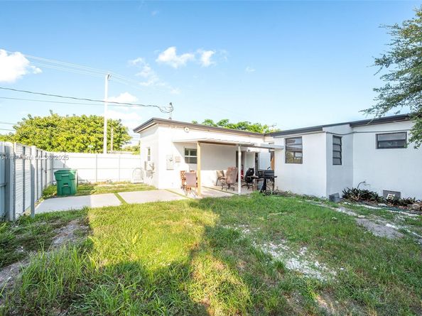 7190 NW 21st Ave, Miami FL 33147