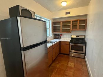 754 Meridian Ave