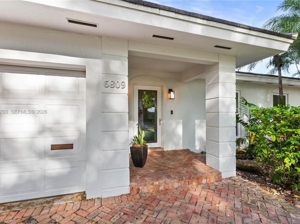 6809 Mentone St, Coral Gables FL 33146