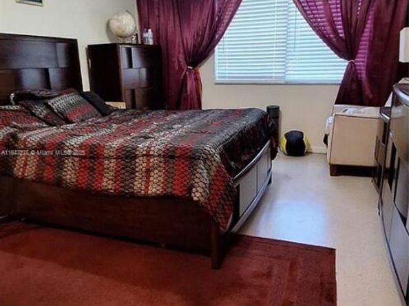 5835 Washington St 49, Hollywood FL 33023