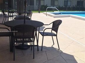 5835 Washington St 49, Hollywood FL 33023