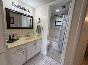 900 Colony Point Cir 317, Pembroke Pines FL 33026