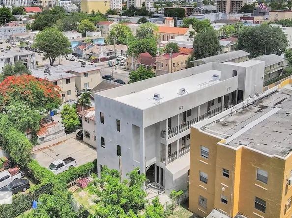 1037 NW 2nd St, Miami FL 33128