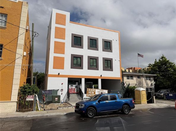 1037 NW 2nd St, Miami FL 33128