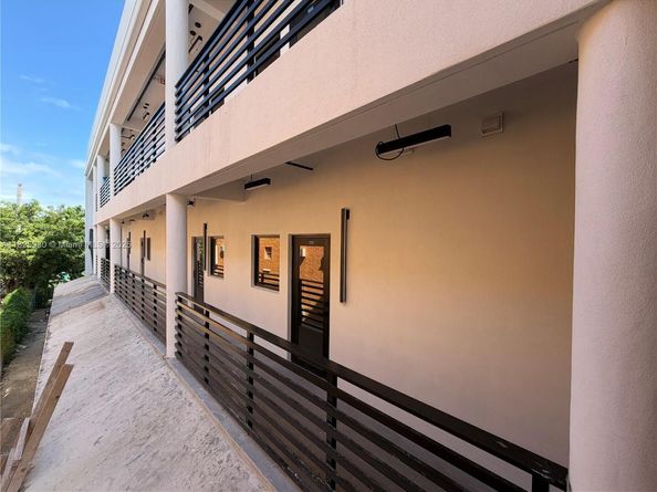 1037 NW 2nd St, Miami FL 33128