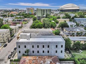 1037 NW 2nd St, Miami FL 33128