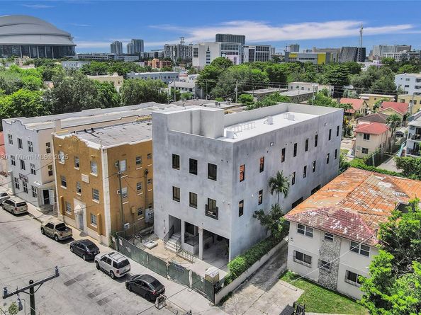 1037 NW 2nd St, Miami FL 33128