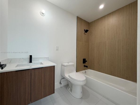 1037 NW 2nd St, Miami FL 33128