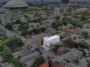 1037 NW 2nd St, Miami FL 33128