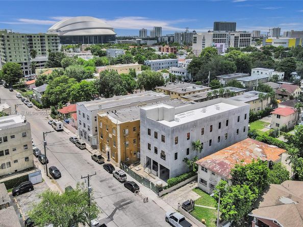 1037 NW 2nd St, Miami FL 33128