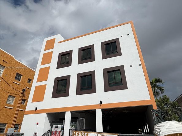 1037 NW 2nd St, Miami FL 33128