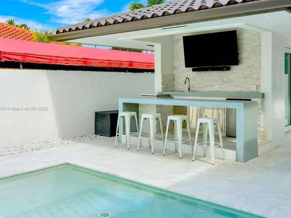 13420 SW 2nd St, Miami FL 33184