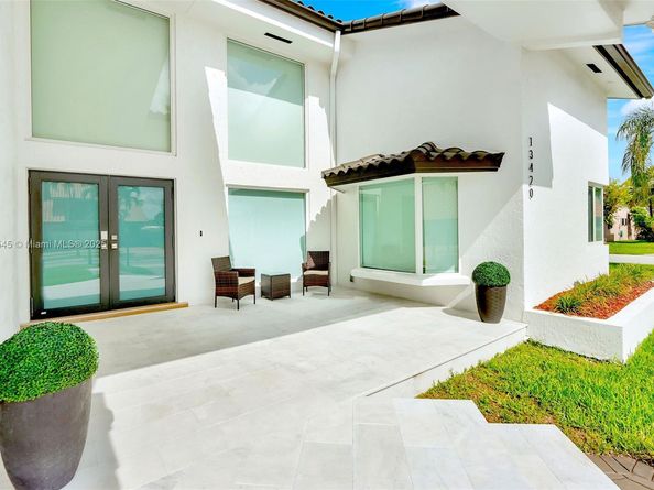 13420 SW 2nd St, Miami FL 33184