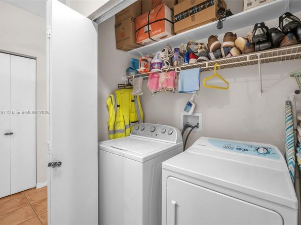 4266 SW 10th Pl, Deerfield Beach FL 33442