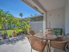 4266 SW 10th Pl, Deerfield Beach FL 33442