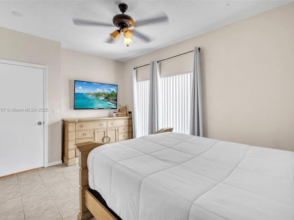 4266 SW 10th Pl, Deerfield Beach FL 33442