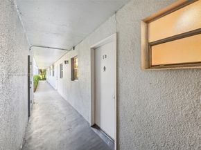 101 Royal Park Dr 1D, Oakland Park FL 33309